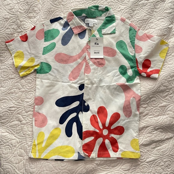 Free Assembly Boys Short Sleeve Print Seersucker Camp Shirt. - Picture 2 of 11